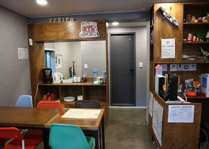 Zzzip Guesthouse In Hongdae Seoul